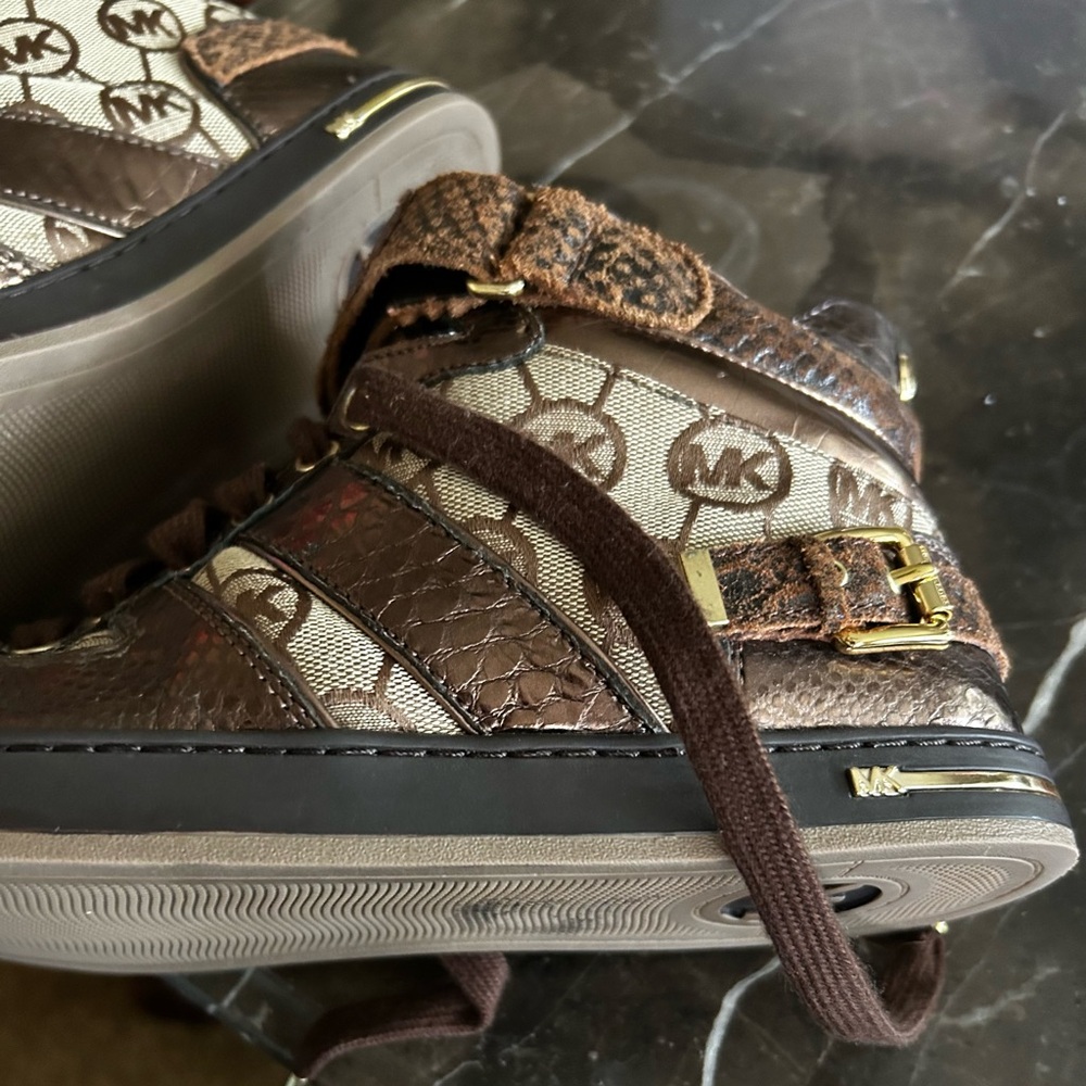 Michael Kors Shoes High  Top  Sneakers MK Logo Size 7.5 Great condition.